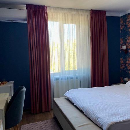 Львівський Hotel ภายนอก รูปภาพ