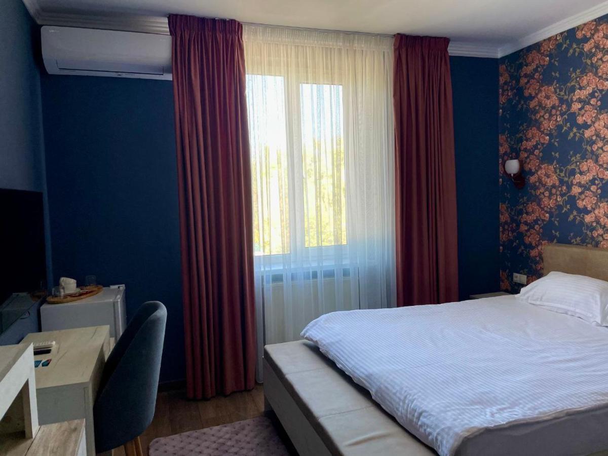 Львівський Hotel ภายนอก รูปภาพ