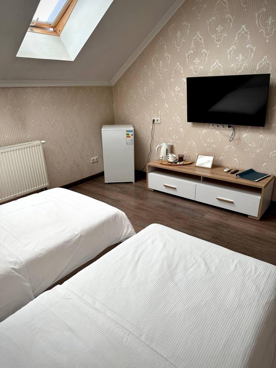Львівський Hotel ภายนอก รูปภาพ
