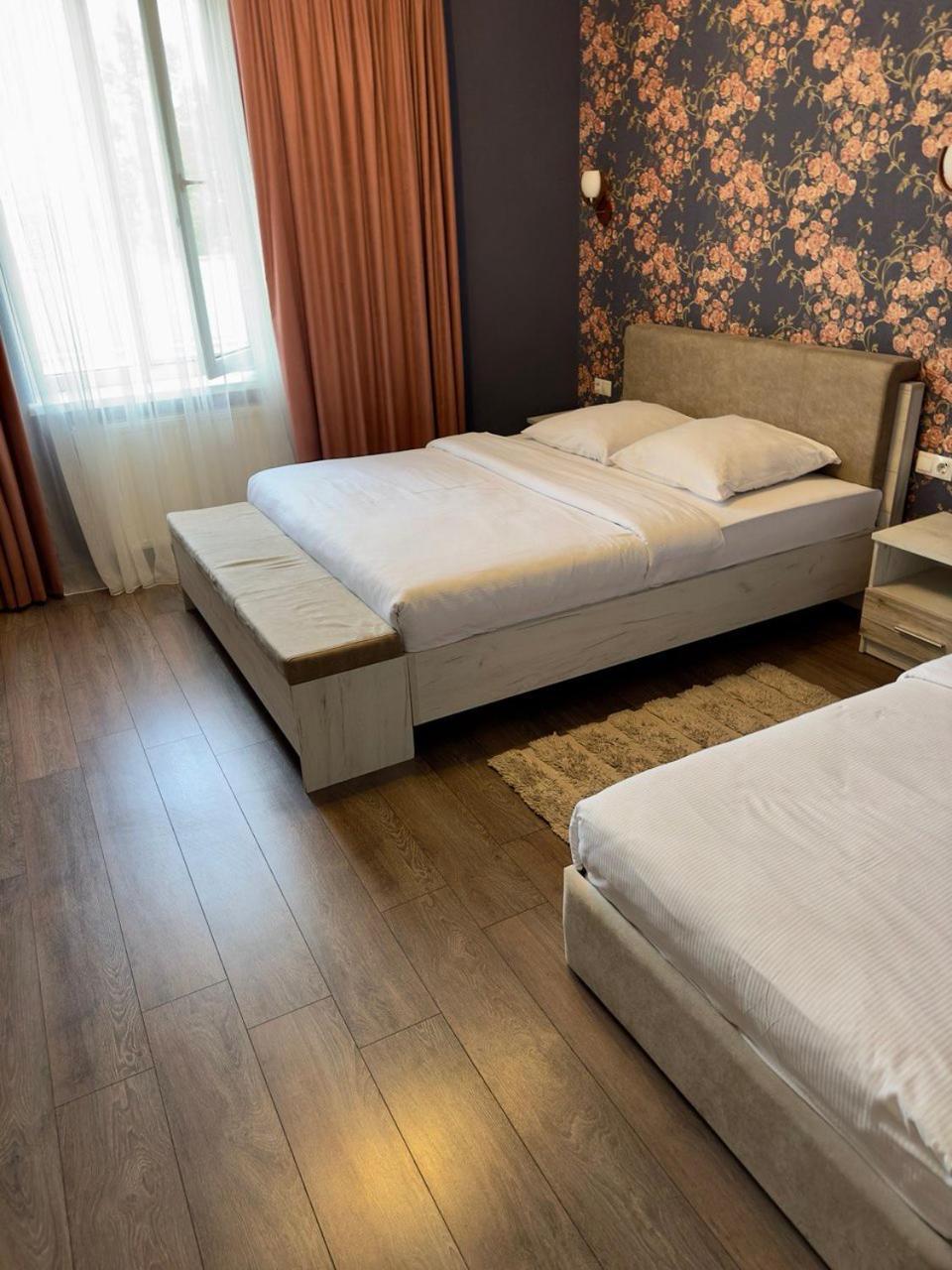 Львівський Hotel ภายนอก รูปภาพ
