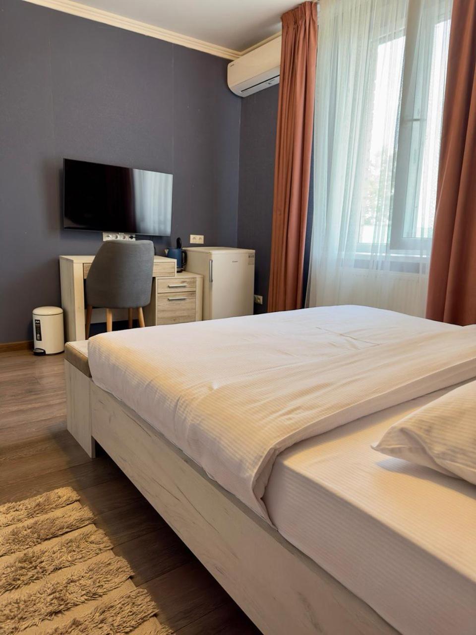 Львівський Hotel ภายนอก รูปภาพ