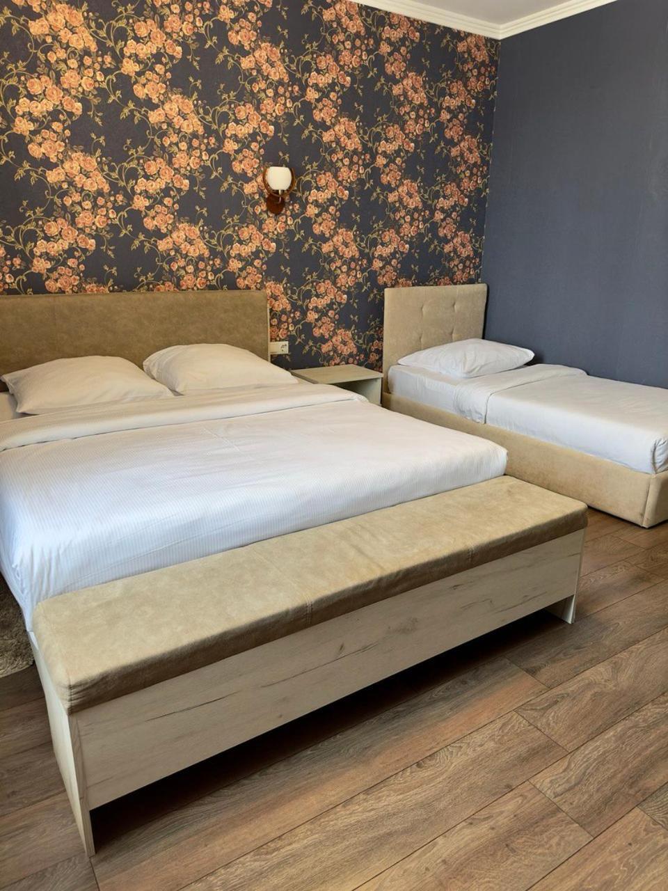 Львівський Hotel ภายนอก รูปภาพ