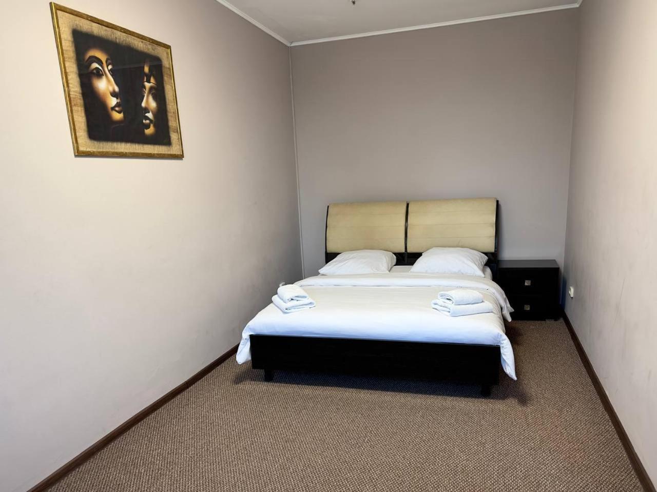 Львівський Hotel ภายนอก รูปภาพ